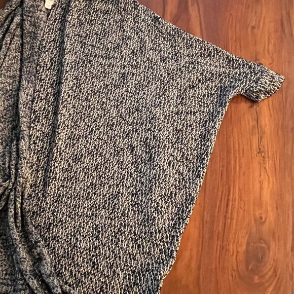 Painted Threads Elizabeth Cardigan - Picture 3 of 5